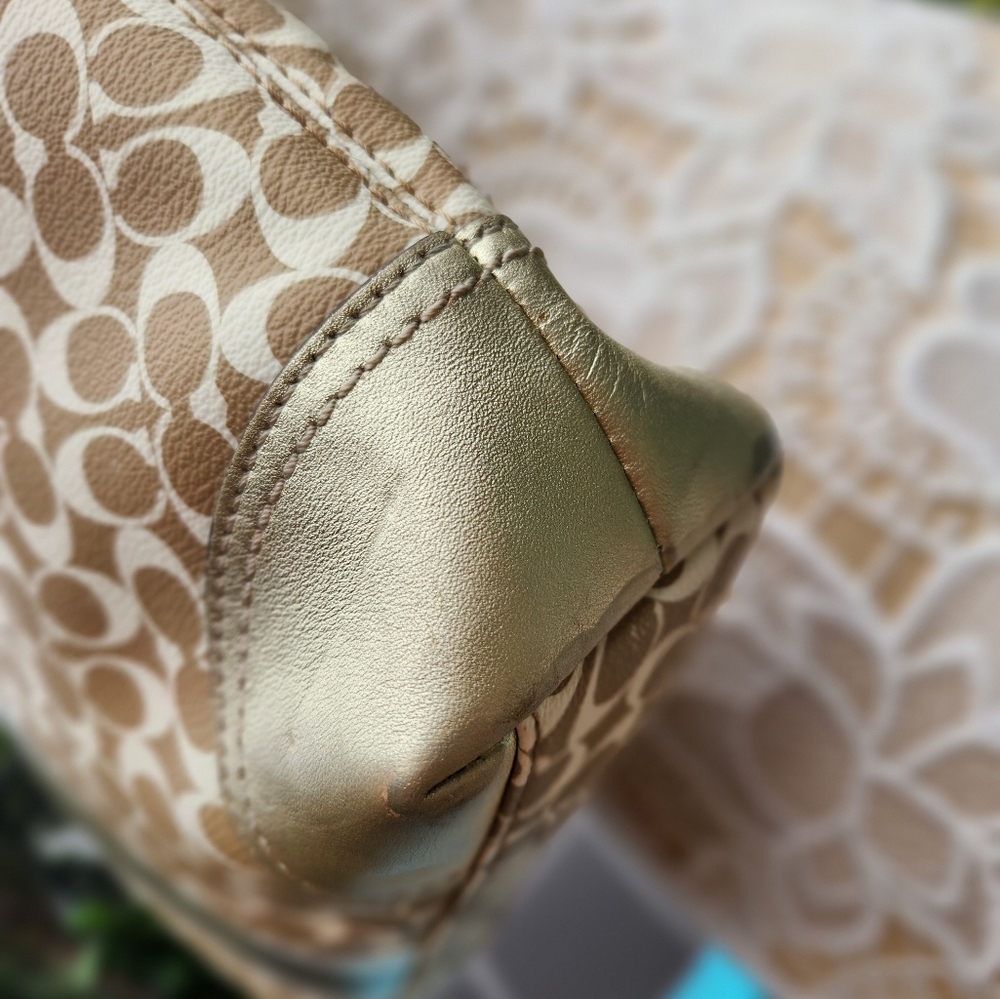 Gorgeous Coach Chelsea Heritage Shoulder bag. Gold, Khaki & Cream EUC - Picture 8 of 16
